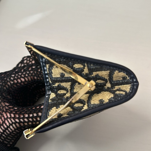 Dior Vintage Kisslock Coinpurse - Picture 9 of 15